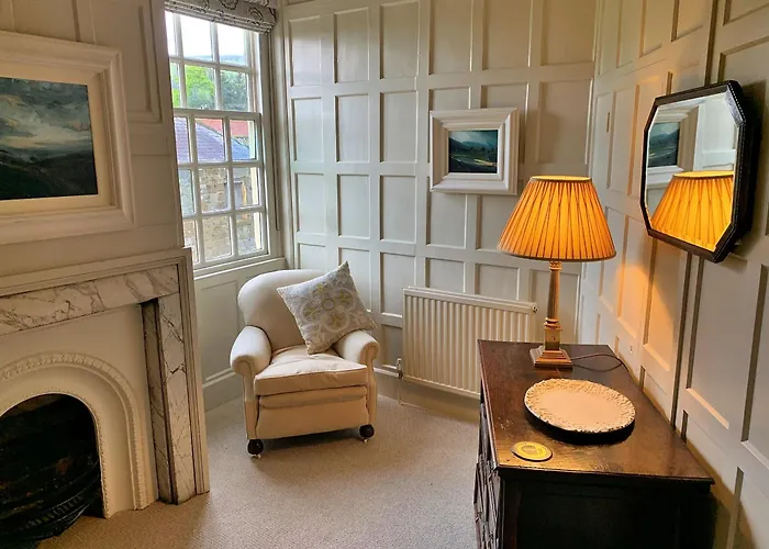 Finest Retreats - Ingleby Manor - East Wing